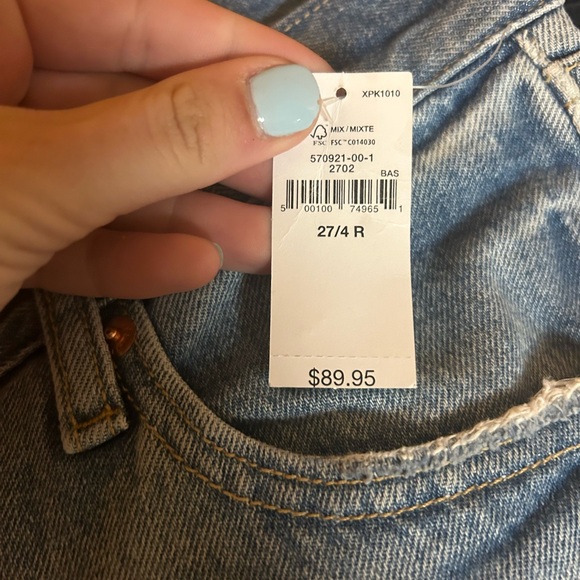 Gap size 27 or 4. Low rise light wash jeans! NWT - Picture 5 of 6